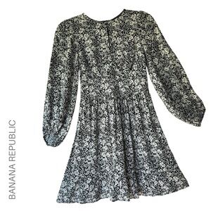 BANANA REPUBLIC NWOT BLACK & WHITE FLORAL DRESS KEYHOLE BALLOON SLEEVES SIZE 00